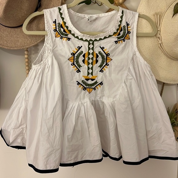 BABYDOLL SLEEVELESS BLOUSE WITH EMBROIDERED DETAIL - SIZE S/M - Picture 1 of 8